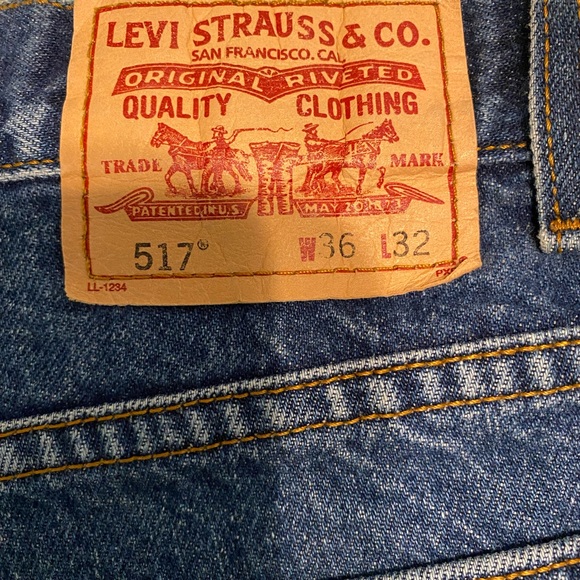 Levi's Blue Bootcut Jeans with Classic Indigo Hue - Picture 1 of 4
